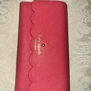 Kate Spade Scalloped Pink Wallet